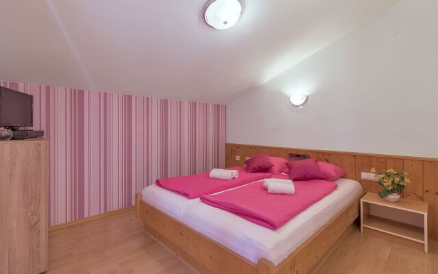 Apartments Antic