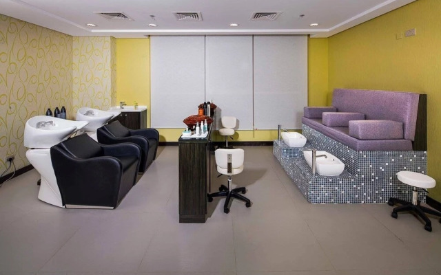 Loumage Hotel & Suites