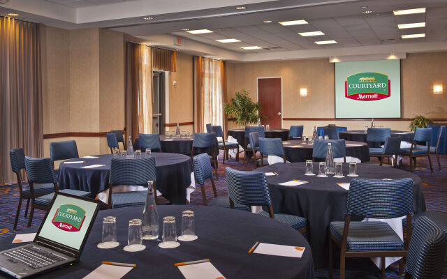 Courtyard by Marriott Dunn Loring Fairfax