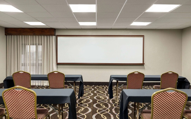 AmericInn by Wyndham Grand Rapids Airport North