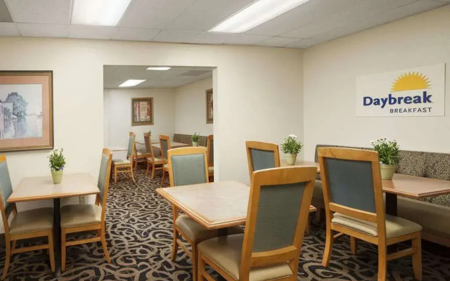 Days Inn By Wyndham Alexandria