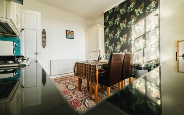 Stylish 2 Bedroom Flat in Camden Town