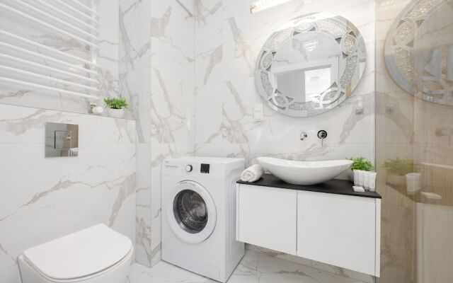 Luxurious Grey Apartment by Renters