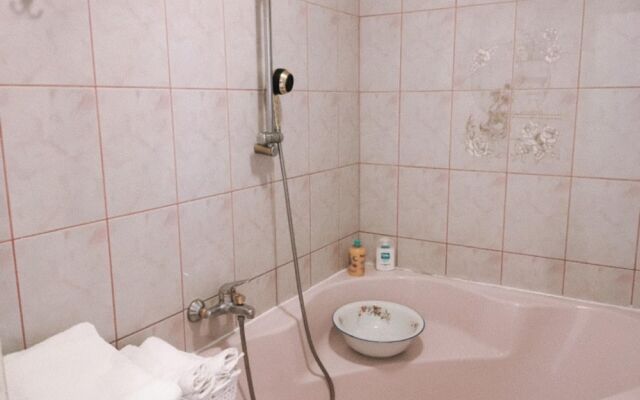 Stunning 2-bed Apartment in Praha 4