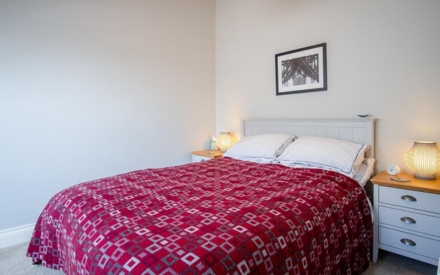 Captains Lookout - 1 Bedroom Apartment - Tenby