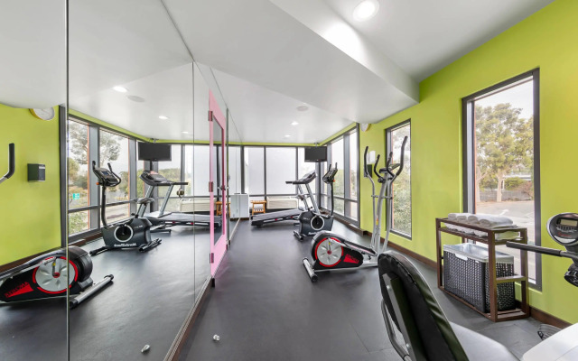 BLVD Hotel and Studios Universal-Hollywood, Ascend Hotel Collection