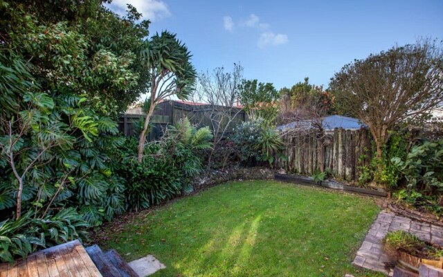 Sunny & Spacious Character Villa