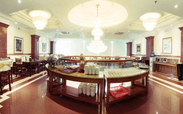 Adina Hotel