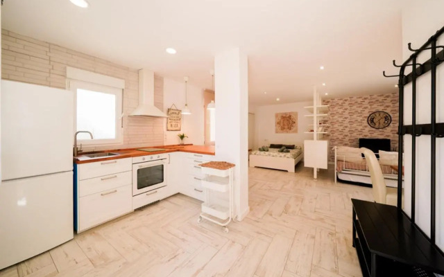 Apartamento con terreno privado - a 800m de Playa Poniente