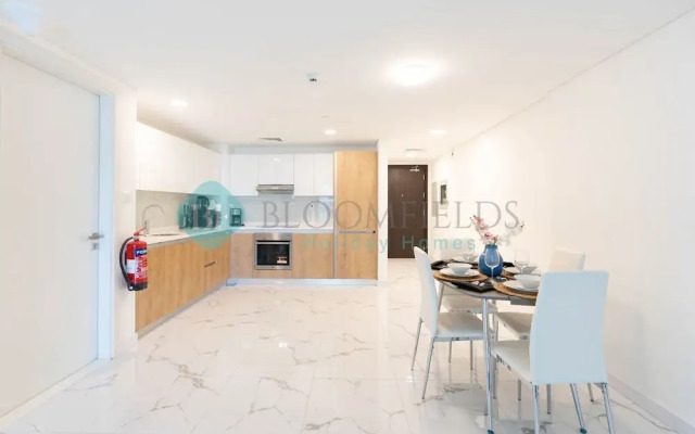 Cozy Canal View Apartment - 206