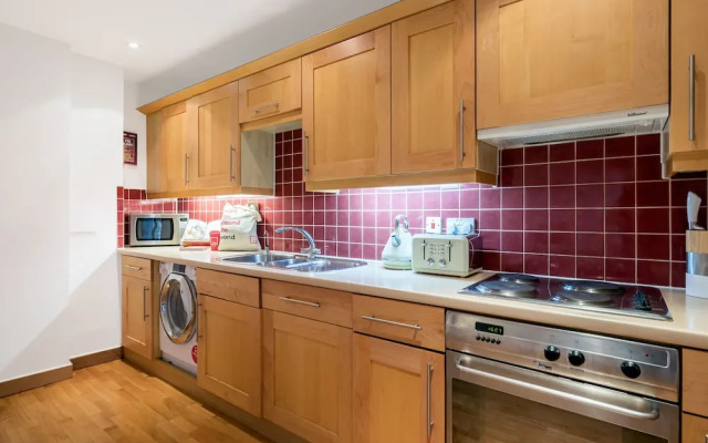 One Bed Serviced Apt near Millenium Bridge