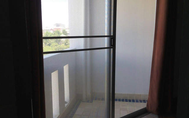 Yanadin Serviced Apartment