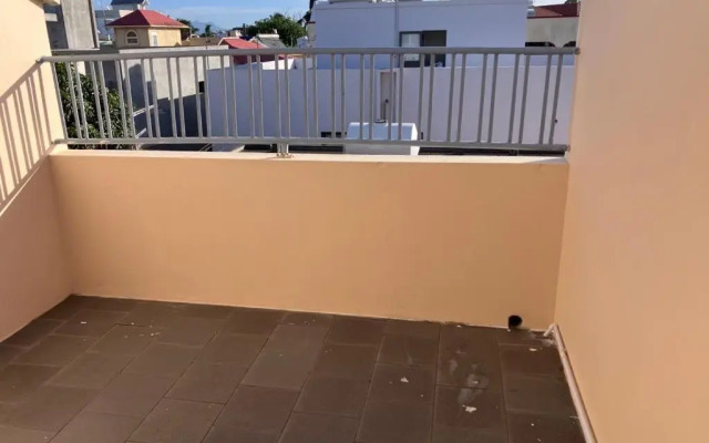 3 mins - 10 mins to the beach