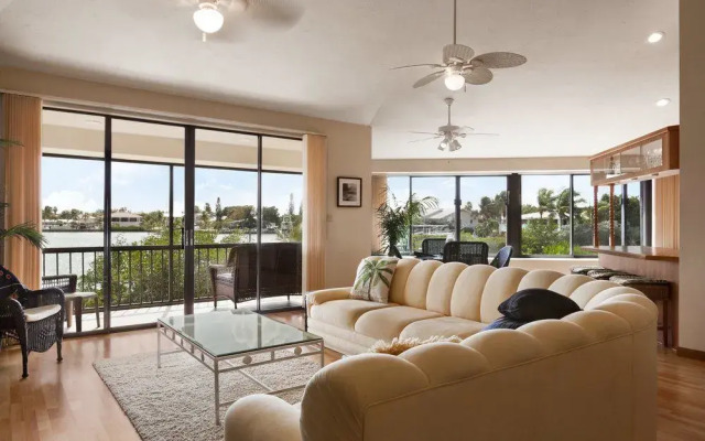 mi casa de Copa D'oro by RedAwning