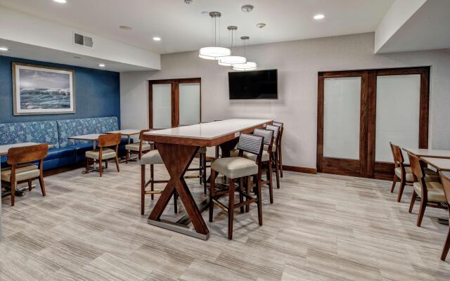 Hampton Inn by Hilton Cardiff Beach Encinitas, CA