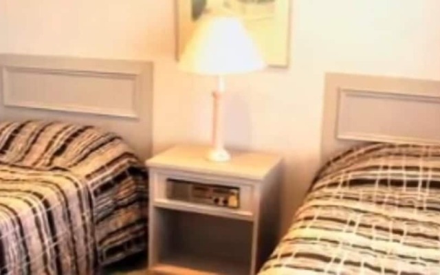 Clayton Monash Motor Inn & Serviced Apartments