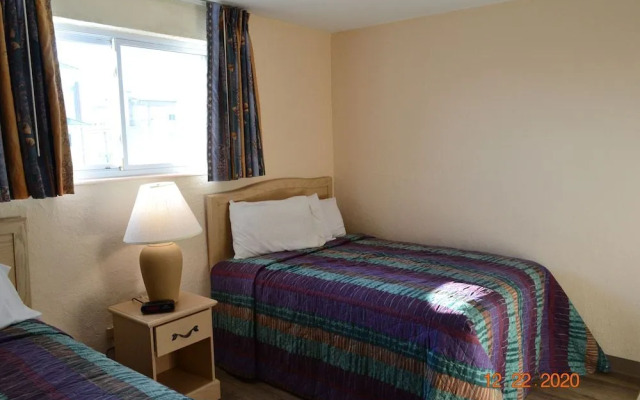 Royal Hawaiian Motel