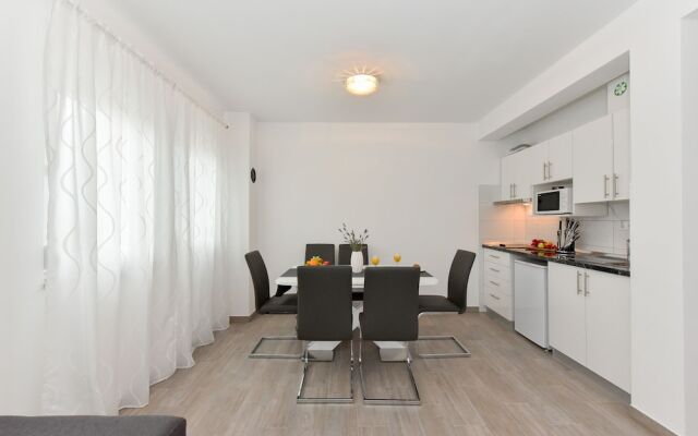 Crowonder Luxury Vir