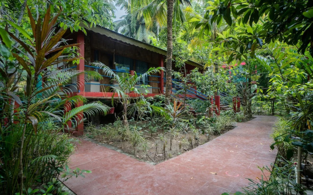 Palm Grove Eco Resort