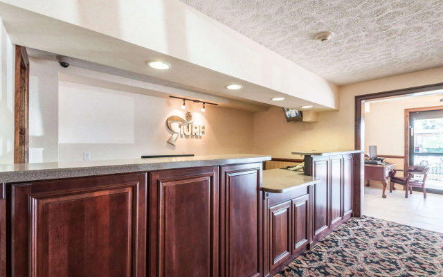 Rodeway Inn & Suites Charles Town