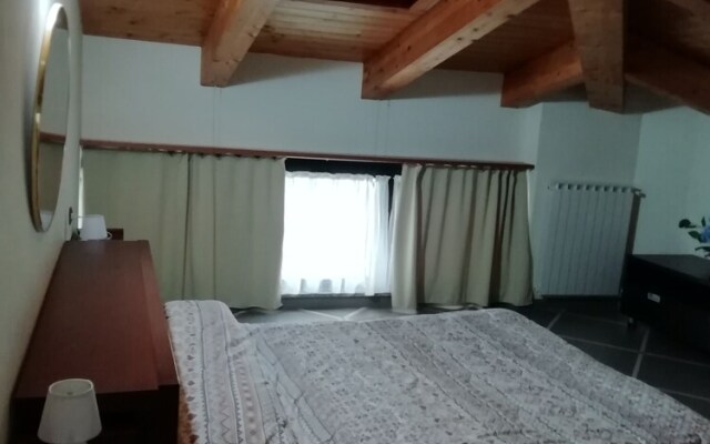 Comfortable Attic With Parking Space in Chiavari