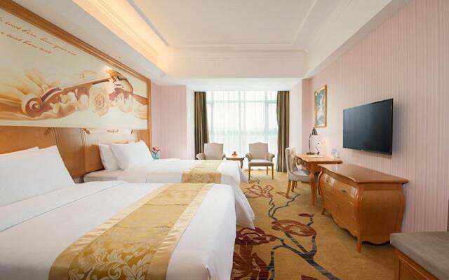 Vienna Hotel(Nanxiong Shidai Guangchang Branch)