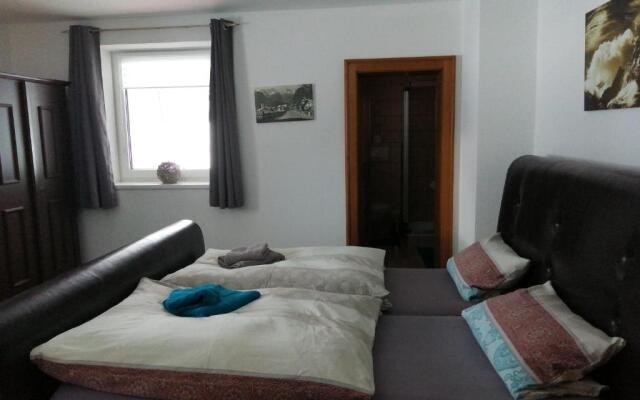 2 Zimmerwohnung mit Küche u. Bad