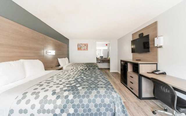 Econo Lodge And Suites Bricktown