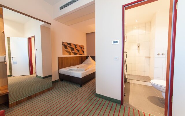 NOVINA HOTEL Tillypark
