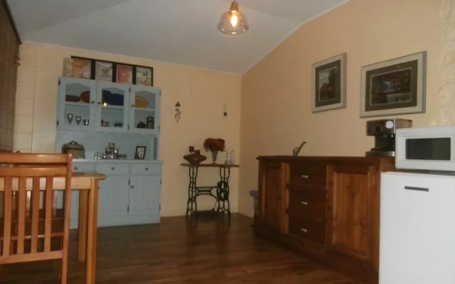 Chilverton Cottages & Restaurant