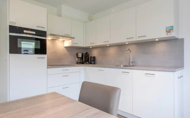 Bungalow in Renesse Near North Sea Beach