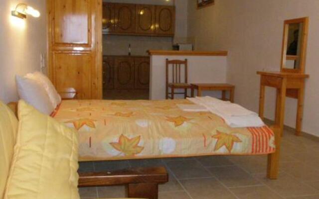 Aparthotel 1 Star Troulos