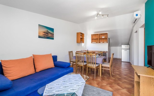Stunning Apartment in Pag With Wifi and 2 Bedrooms