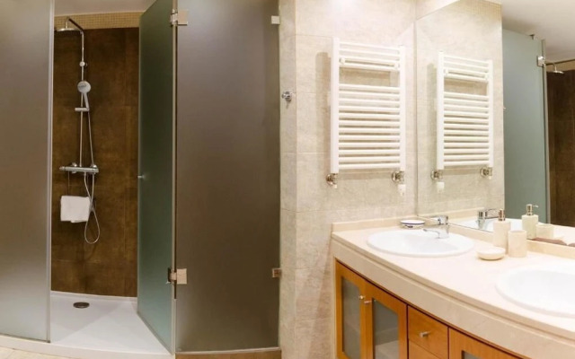 Welcome to Lisbon's Spacious Hidden