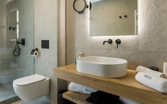 Blue Star Luxury Hotel