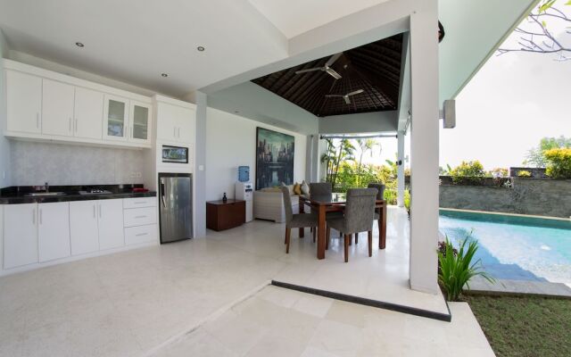 Villa Seratus