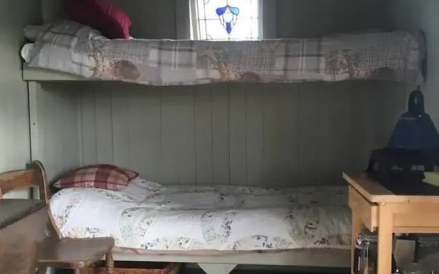 Shepherds Hut In Bath