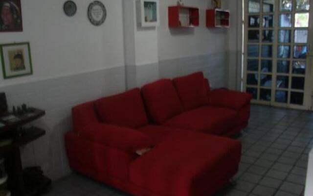 mi Casa, su Casa