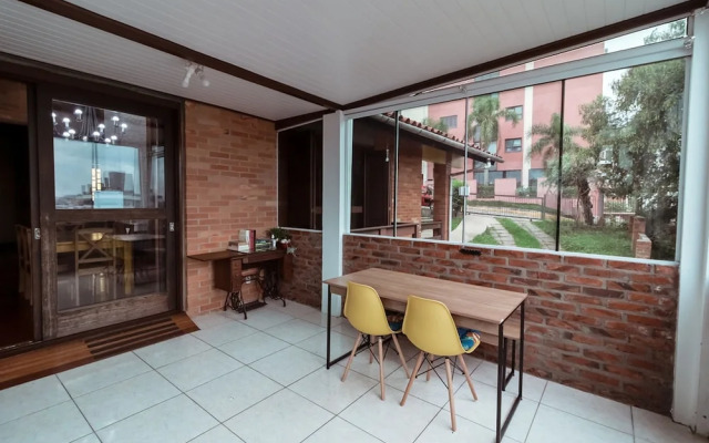 Tima Casa Ampla em Localiza o Privilegiada