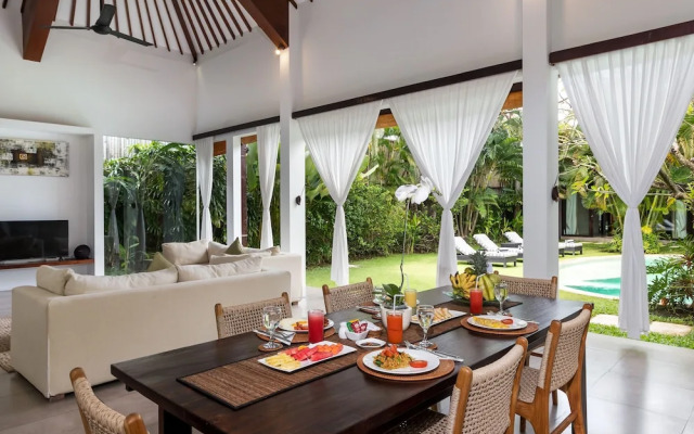 Villa Alice Dua by Villa Finder