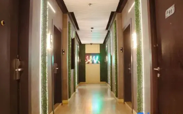 Twin Tower Hotel & Residence