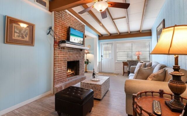 Island Gem B 2 Bedroom Villa by RedAwning