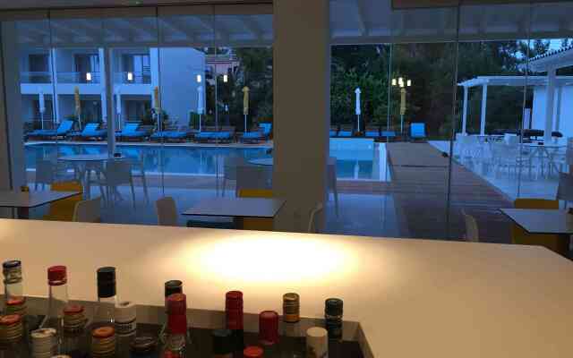 Nasos Hotel & Resort