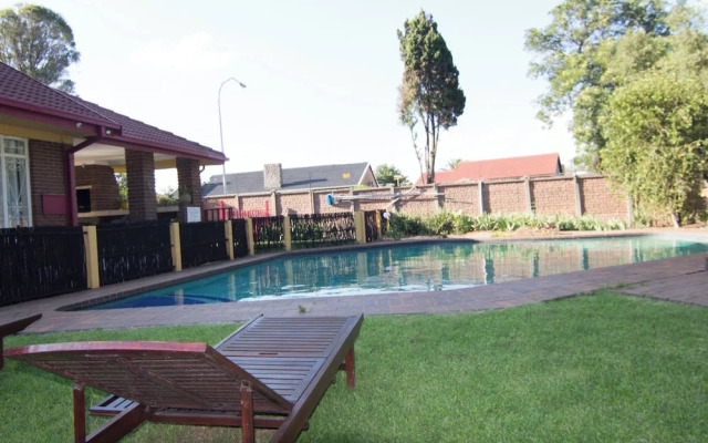 Madison House & Cottages