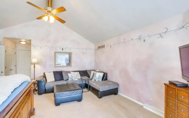 Spacious & Secluded Madison Home Near Dtwn!