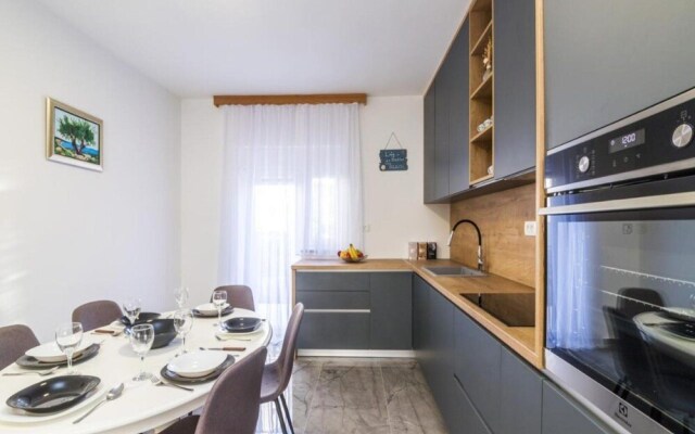 Mihael Holiday House