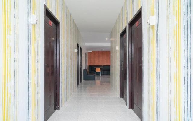 RedDoorz Plus near ITC Cempaka Mas 2