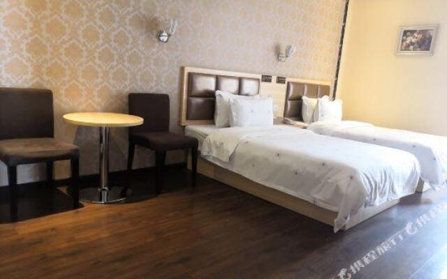 Royal Hotel（Shangxiajiu Pedestrian Street store）