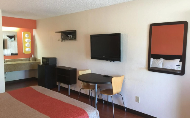 Motel 6 Richmond, VA - Midlothian Turnpike