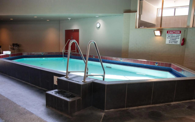 Ascot Park Hotel